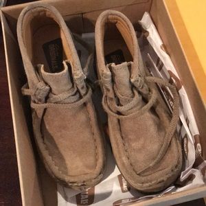 Clark’s Distressed Wallabees 9.5 toddler